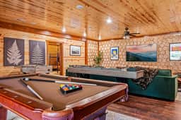 Stunning Luxe Cabin Indoor Heated Pool Sleeps 28 - Image 5