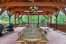 Expansive Luxury Pool Cabin For Large Groups - Image 3