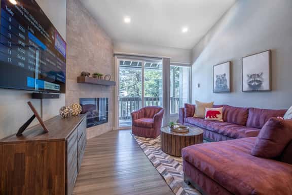 Luxury Condo Steps to Shuttle & 5 min to Village - Image 1