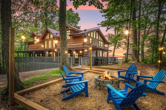 Breathtaking Views Secluded Upscale Family Cabin - Image 1